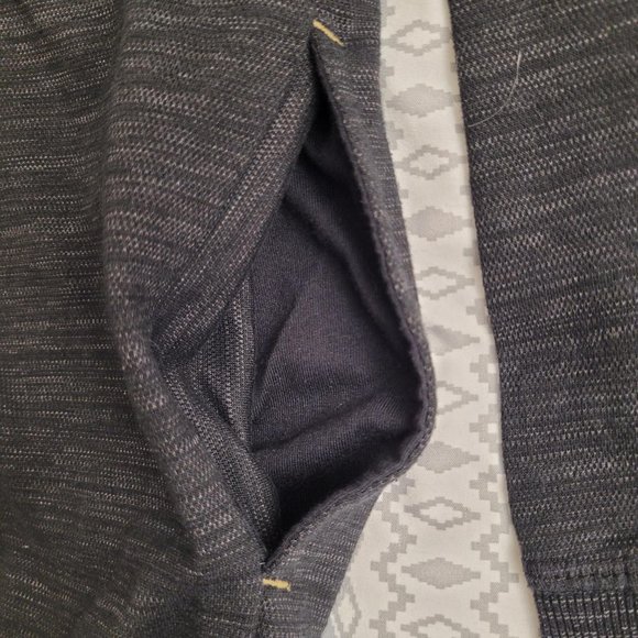 Riverstone casual wear sweatshirt.  Size L. - Picture 4 of 4